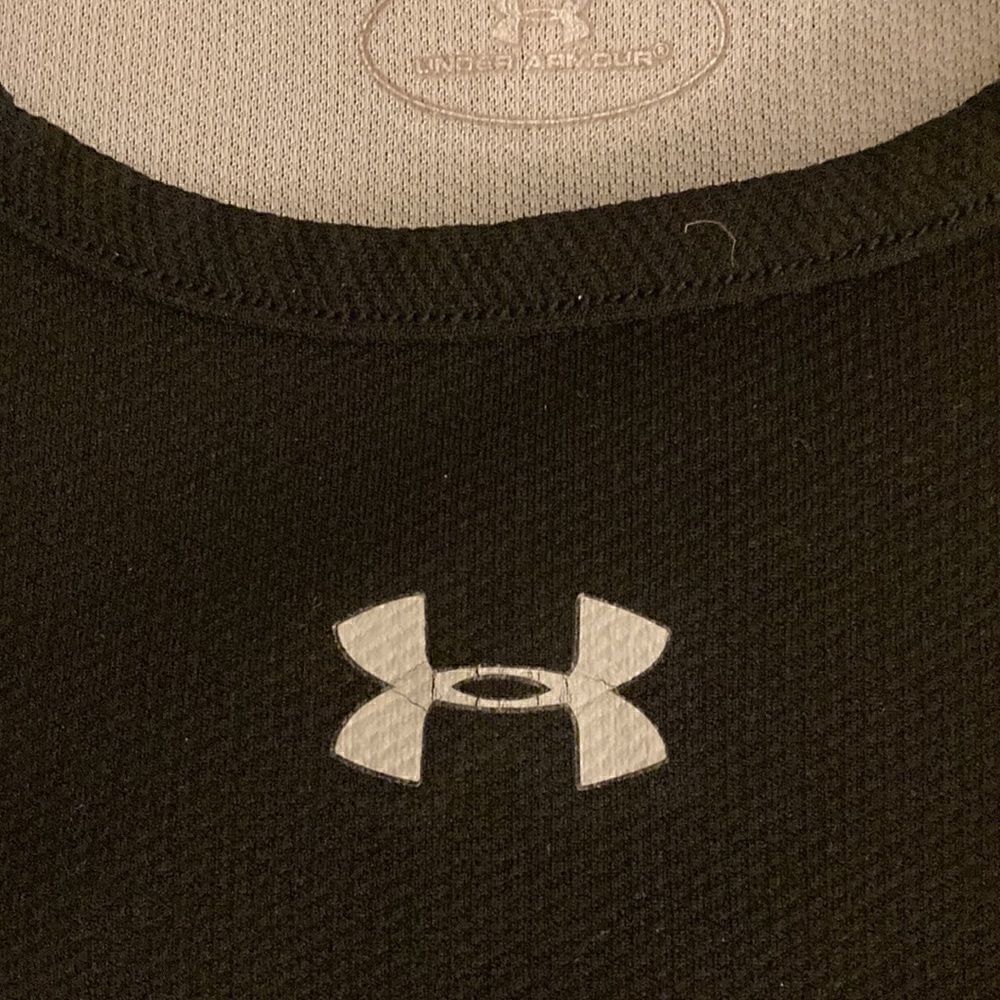 Under Armour Women’s Black Long Sleeve Tee Shirt. Size Small.